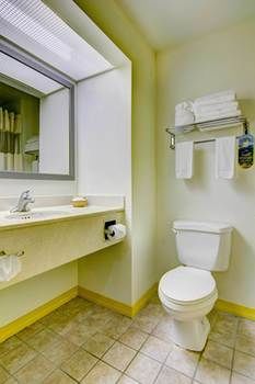 Hutchinson Island Plaza Hotel & Suites