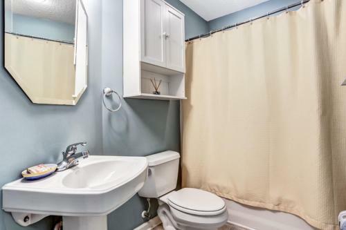2922 South Fletcher