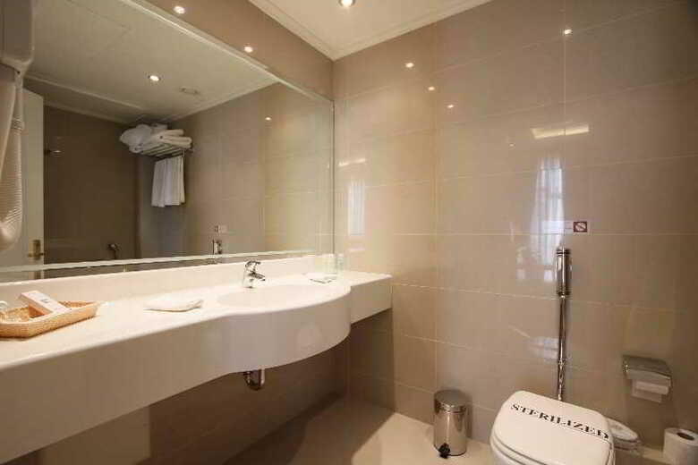 Hotel Piraeus Theoxenia