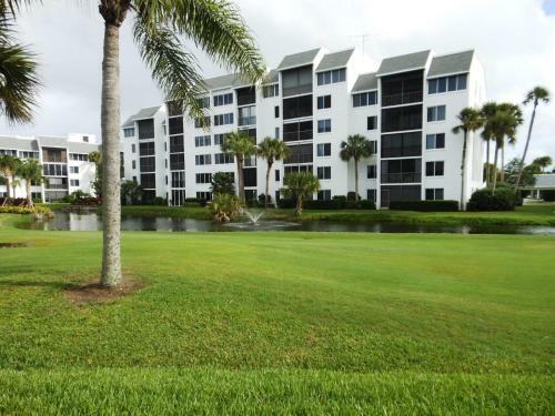 Ocean Village Golf Lodges 204