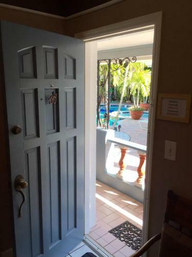 Hostal Coral Reef Guesthouse