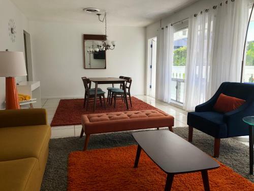Hotel Cheston House - A Gay Resort