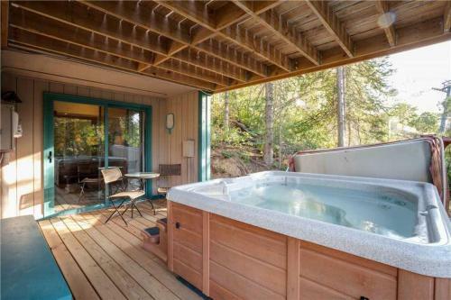 Rebel Hollow Chalet