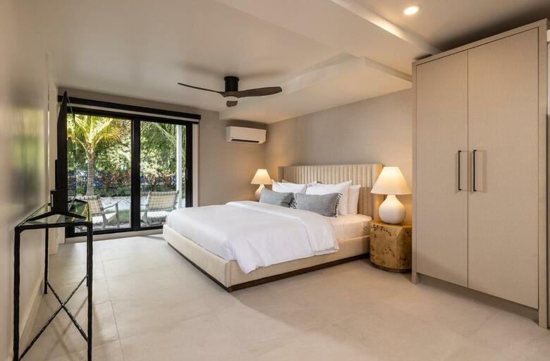 Hotel Pines & Palms Resort