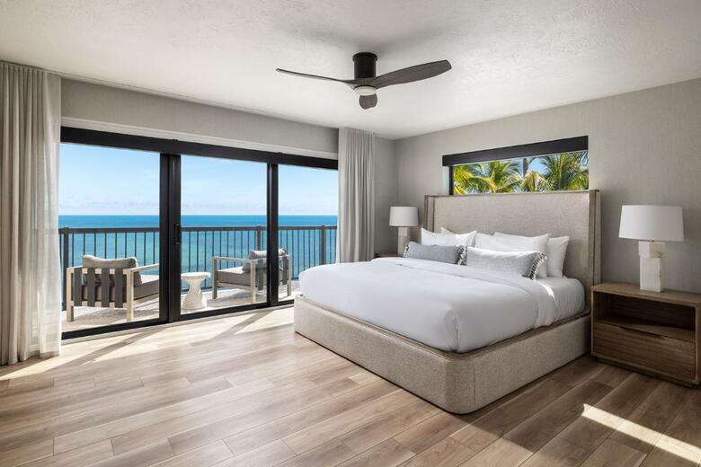 Hotel Pines & Palms Resort