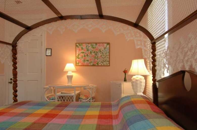 Bed & Breakfast Amsterdam's Curry Mansion Inn
