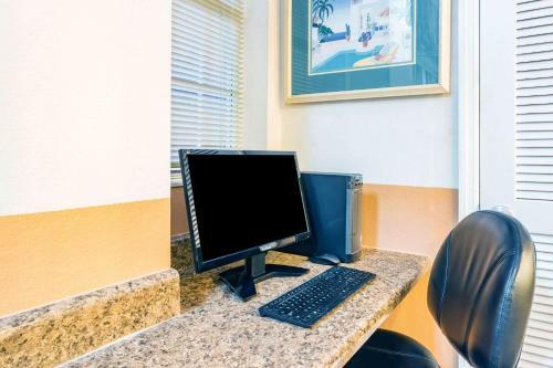Motel Ramada Lake City