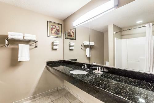 Hotel Days Inn And Suites Lakeland