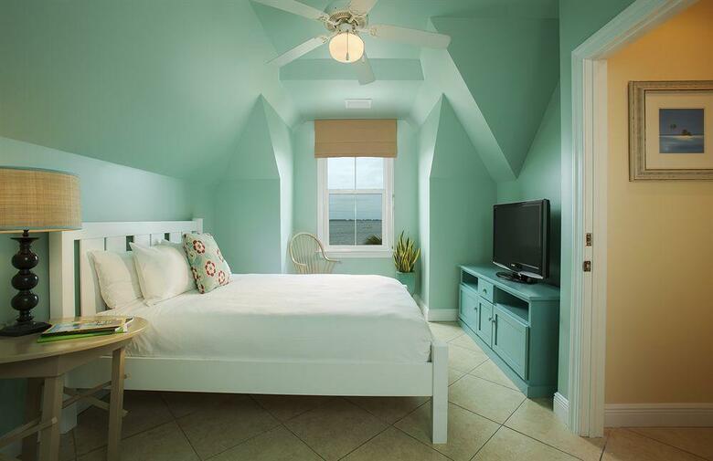 Parrot Key Hotel And Resort