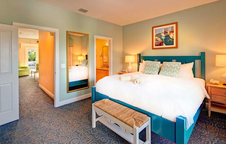Parrot Key Hotel And Resort