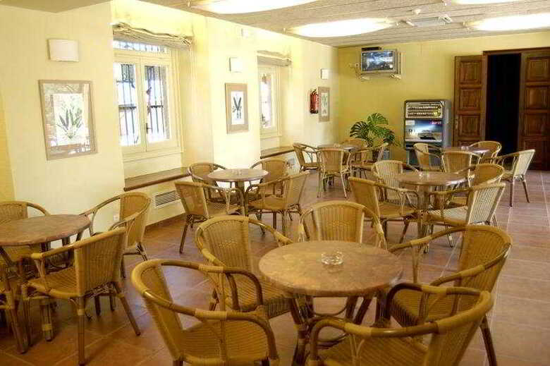 Ciutat De Palol Aparthotel