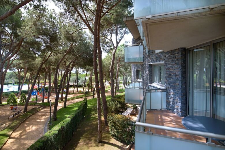 Ciutat De Palol Aparthotel