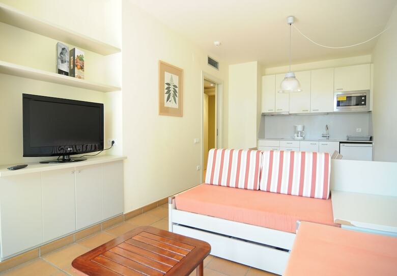 Ciutat De Palol Aparthotel
