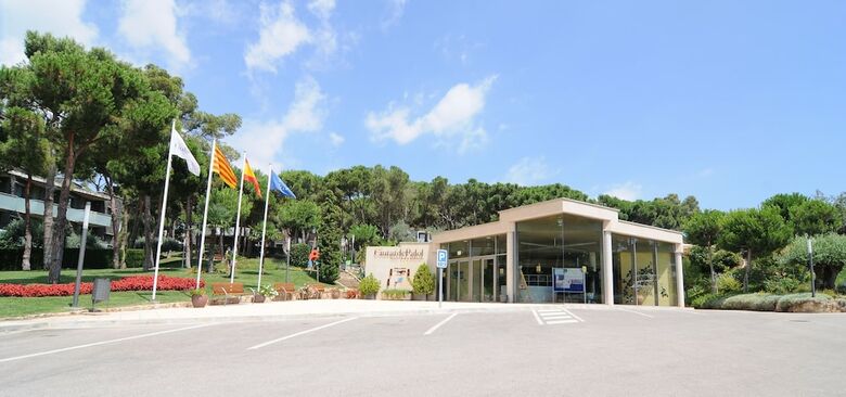 Ciutat De Palol Aparthotel