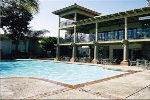 Hotel Dolphins Cove Resort