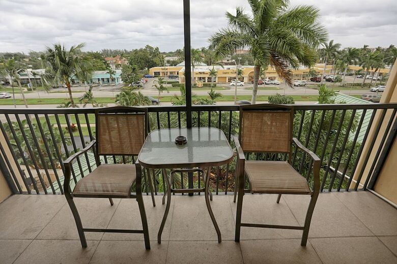 Boca Raton Plaza Hotel
