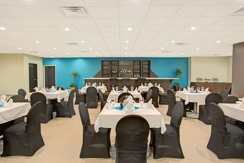 Hotel Ramada Airport Conference Center
