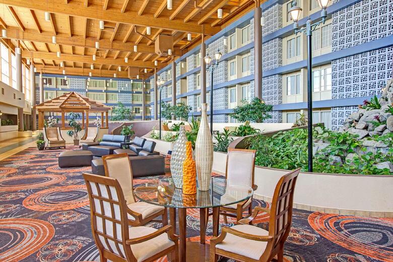 Hotel Ramada Airport Conference Center