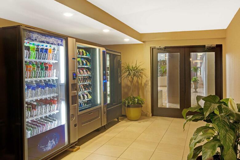 Hotel Ramada Airport Conference Center