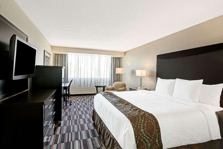 Hotel Ramada Airport Conference Center
