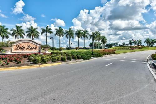 Apartamentos Catina Golf Condo At The Lely Resort