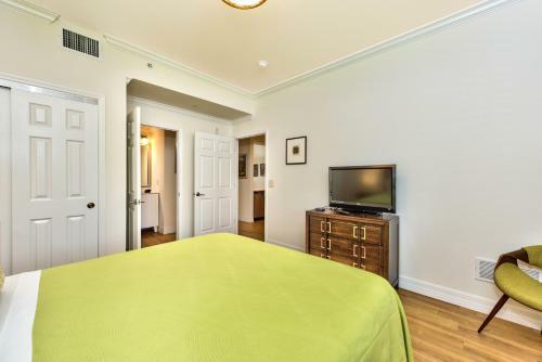 Apartamentos Catina Golf Condo At The Lely Resort