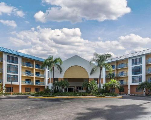 Hotel Comfort Inn & Executive Suites Naples