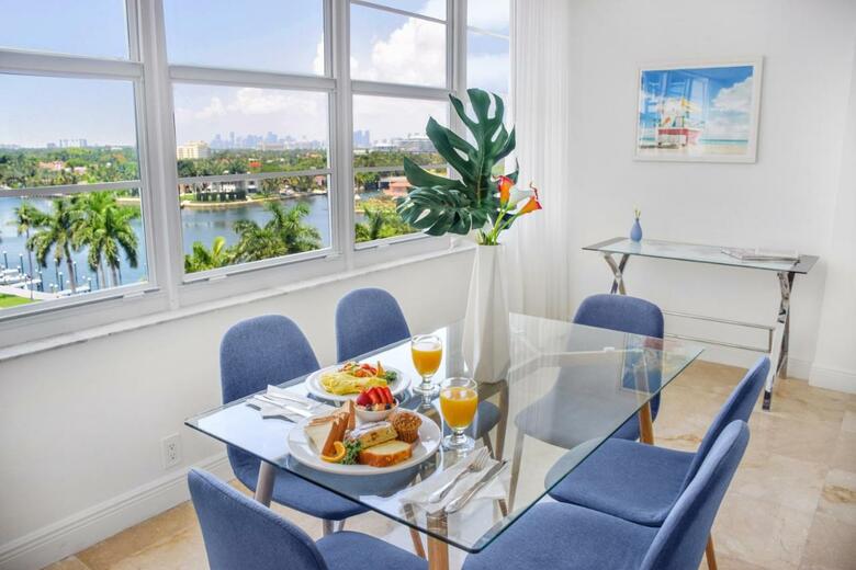 Apartamentos Seacoast Suites