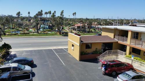 Driftwood Beach Motel
