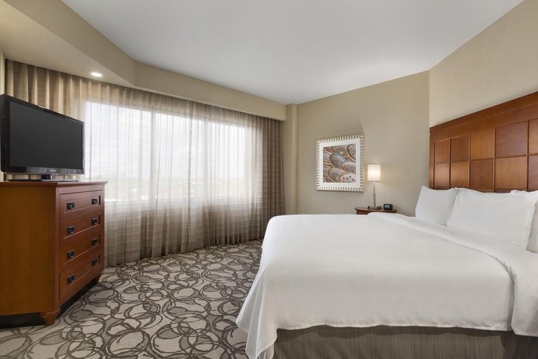 Hotel Embassy Suites International Airport