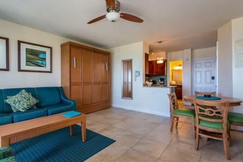 Hotel La Costa Beach Club