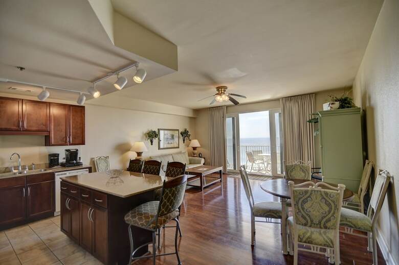 Aparthotel Laketown Wharf By Resort Collection