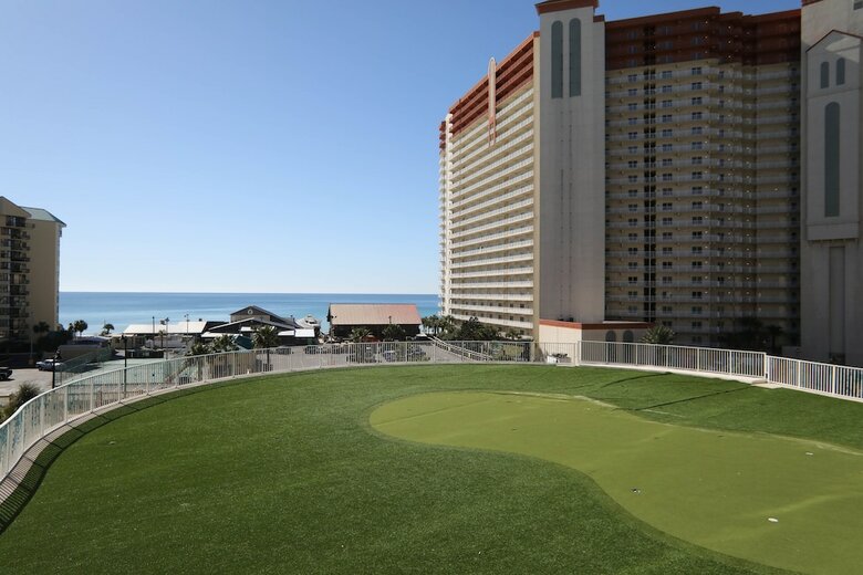 Aparthotel Laketown Wharf By Resort Collection
