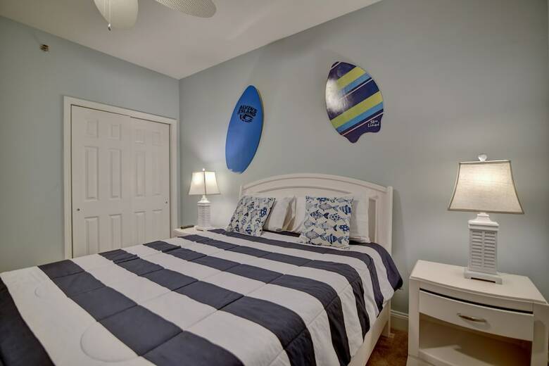 Aparthotel Laketown Wharf By Resort Collection