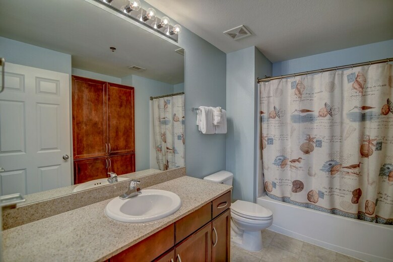 Aparthotel Laketown Wharf By Resort Collection