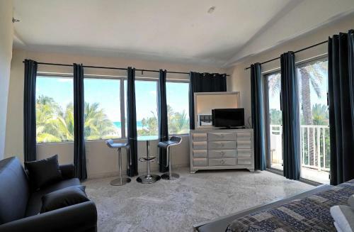 Deluxe Studios And Apartments At The Shelborne