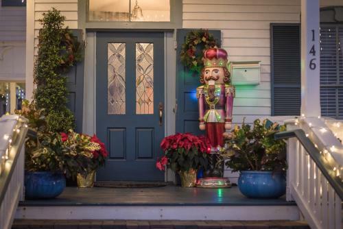 Bayfront Westcott House Bed & Breakfast