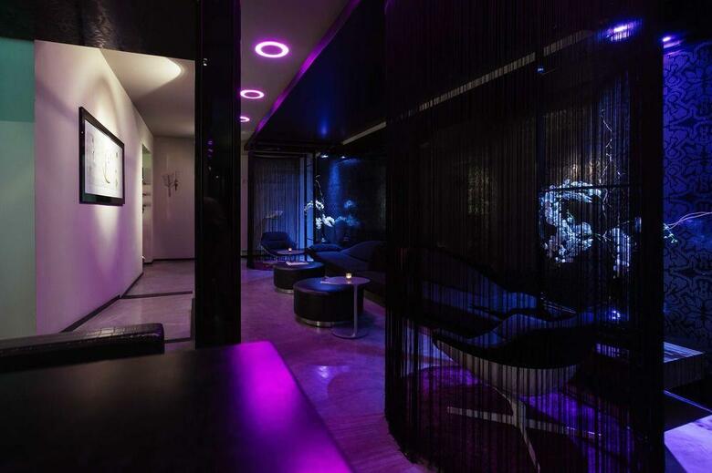 UNA Hotel One