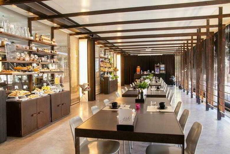 UNA Hotel One