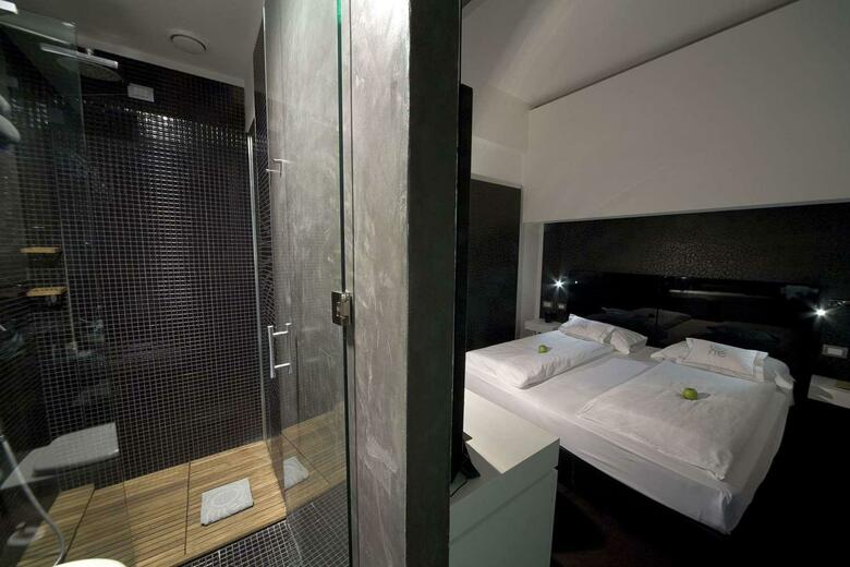 UNA Hotel One