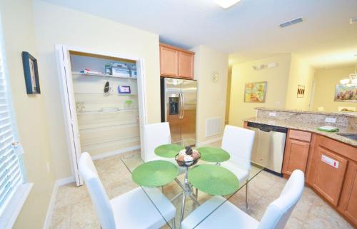 Five Bedrooms, Four Bathroom Home 10cp14