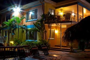 Bay Palms Waterfront Resort - Hotel And Marina