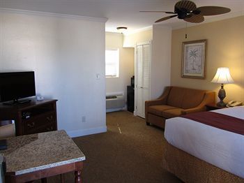 Hotel La Fiesta Ocean Inn & Suites