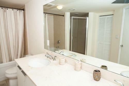 Apartamentos La Perla Condominium On The Beach
