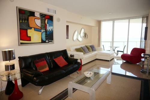 Apartamentos La Perla Condominium On The Beach