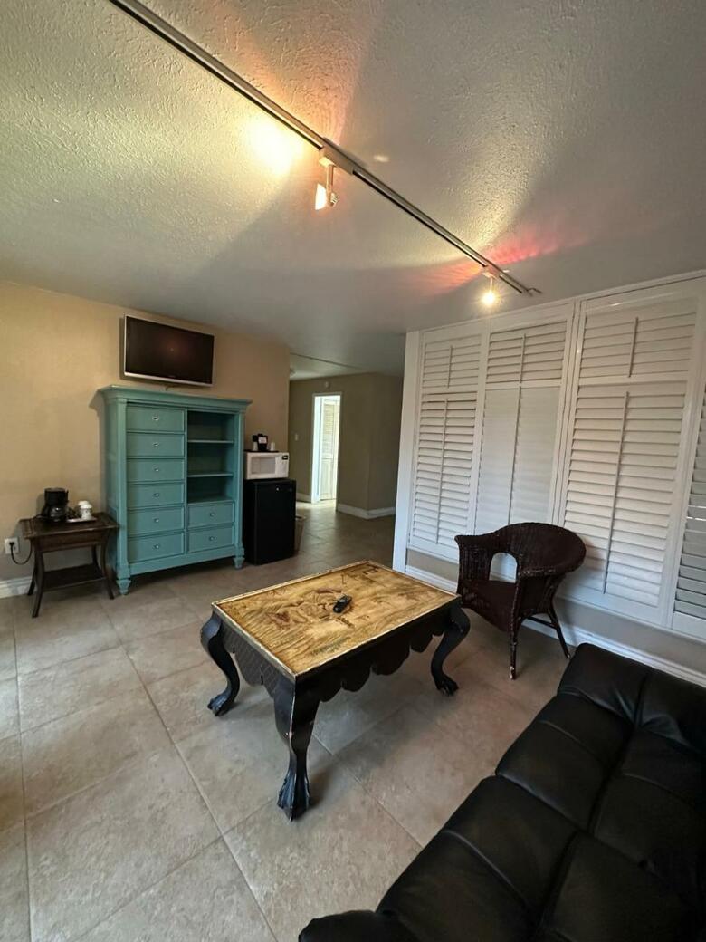 Hotel Tahitian Inn & Spa Tampa