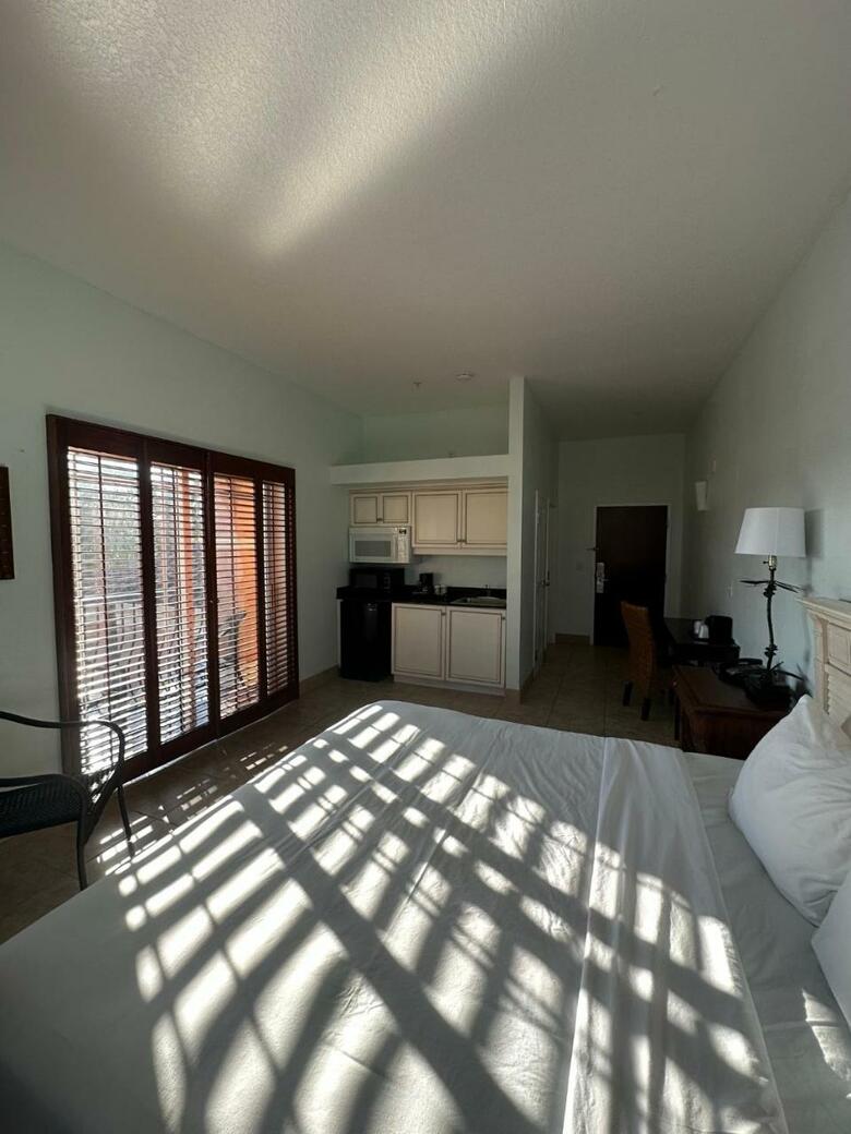 Hotel Tahitian Inn & Spa Tampa