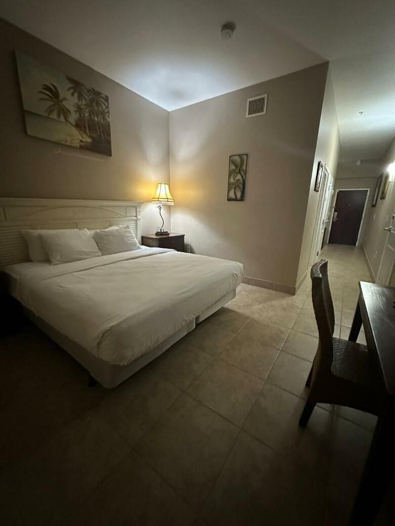 Hotel Tahitian Inn & Spa Tampa