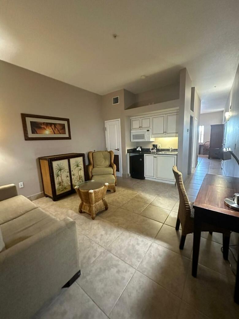 Hotel Tahitian Inn & Spa Tampa