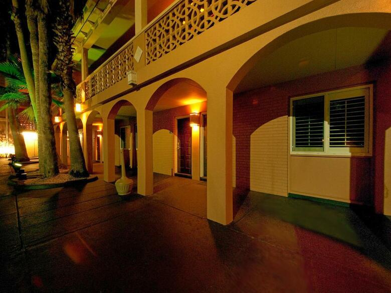 Hotel Tahitian Inn & Spa Tampa
